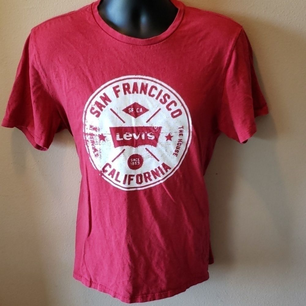 San Francisco classic Levi's tee red and white